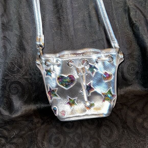 Betsey Johnson Collaboration with JoJo Siwa Metallic Bucket Bag. - Picture 10 of 10